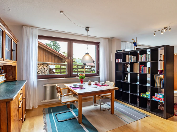 Photo, INSIDE, OUTSIDE