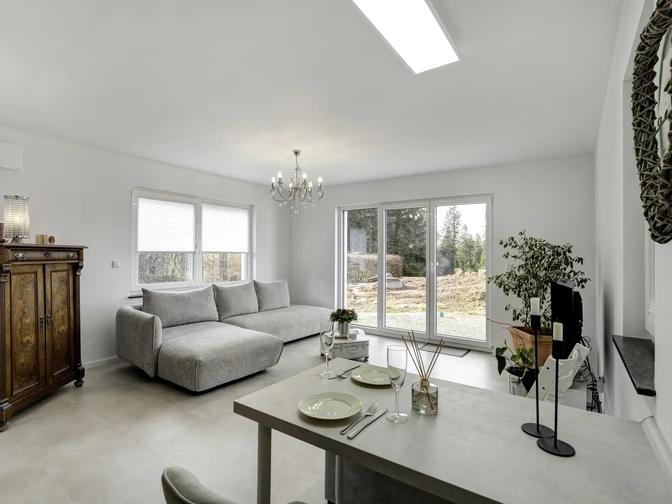 Photo, INSIDE, OUTSIDE