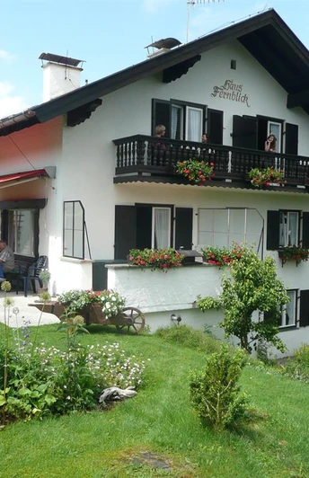 Blick von Süden auf die Terrasse