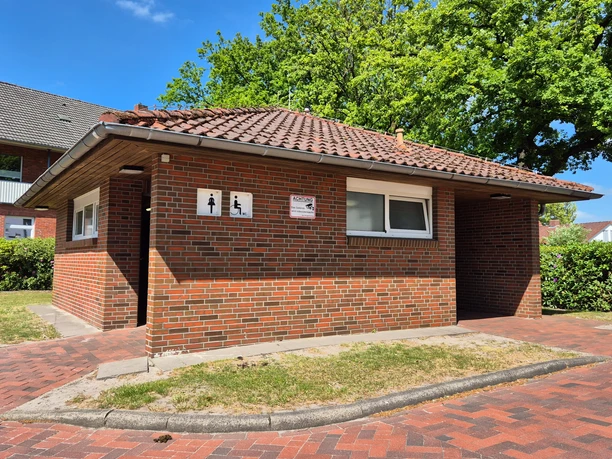Aussenansicht Toilette am Marktplatz