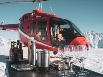 mountain-flyers-belsp-helikopter-getraenk-apero.jpg