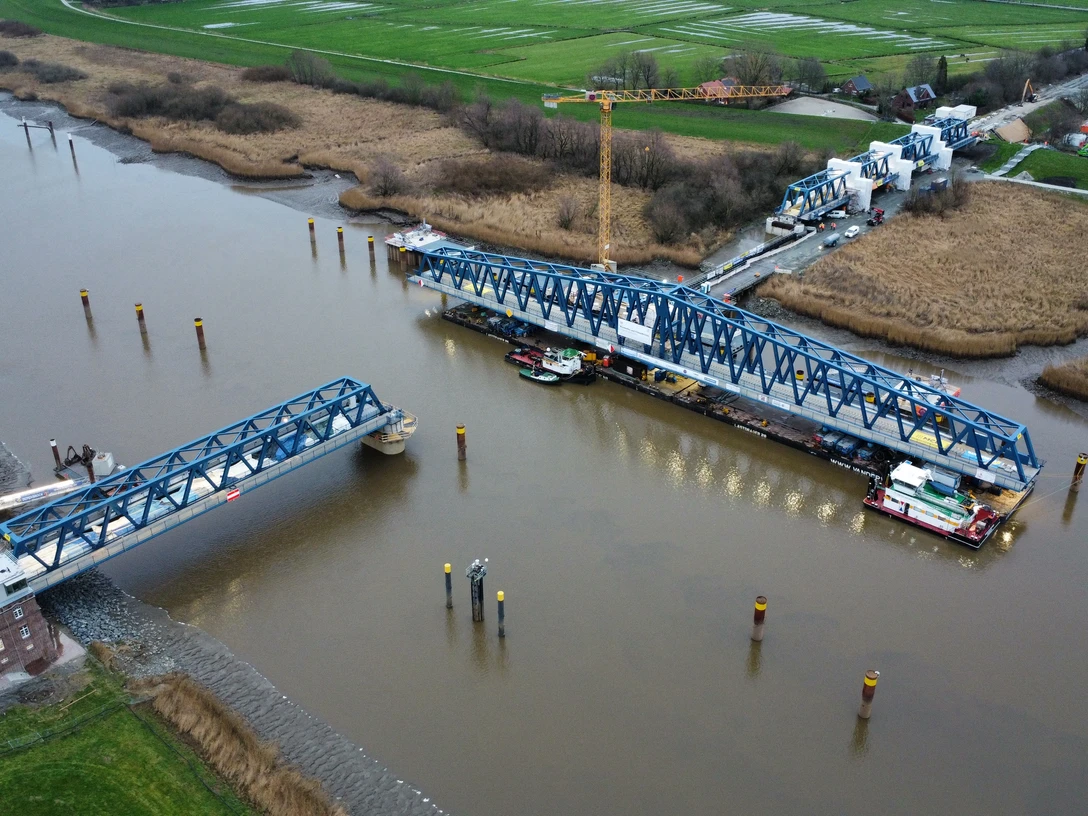 Einschwimmen-Friesenbruecke-Quelle-DB-InfraGO-2.jpg
