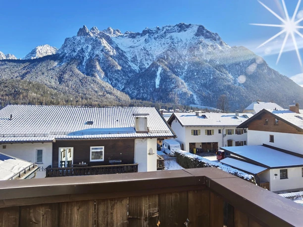Blick vom Balkon auf das Karwendel