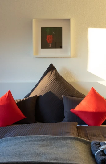 Photo, INSIDE, OUTSIDE