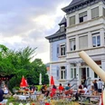 fondue-villa-interlaken-resturant-garten-sommer.jpg