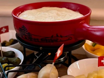 fondue-villa-interlaken-resturant-fondue-beilagen.jpg