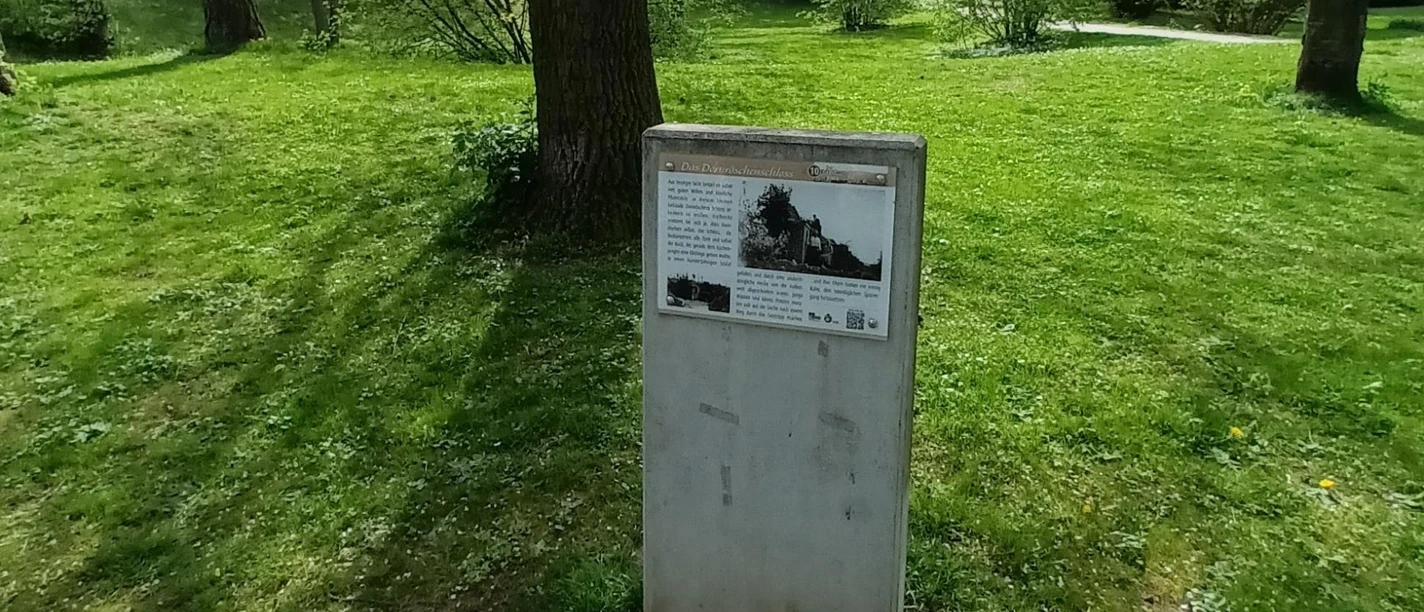 Infostele ehemaliges Kunstwerk Dornröschenschloss Salzgitter-Bad Infostele ehemaliges Kunstwerk Dornröschenschloss Salzgitter-Bad