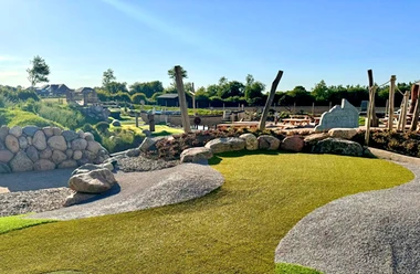 adventuregolf-anlage-draussen.jpg