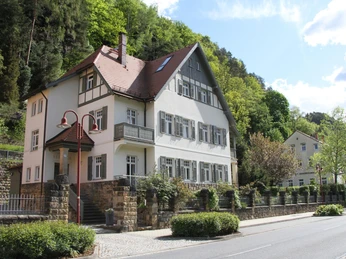 Die Villa Elbufer