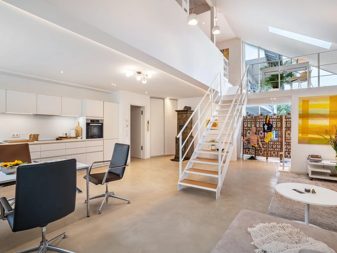 Photo, INSIDE, OUTSIDE