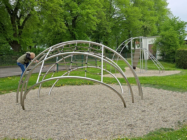 Spielplatz am Friedhof Klettern