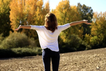 Meditative Wanderung (woman-1866081_1280. Alfonso Cerezo auf Pixabay).jpg Meditative Wanderung