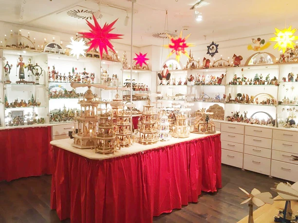 Fachgeschäft für erzgebirgische Holzkunst: Der Erzgebirgsladen im Levantehaus in Hamburg