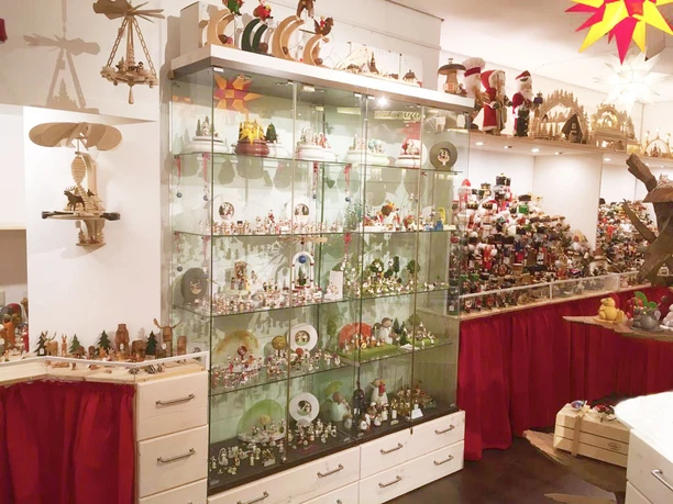 Fachgeschäft für erzgebirgische Holzkunst: Der Erzgebirgsladen im Levantehaus in Hamburg