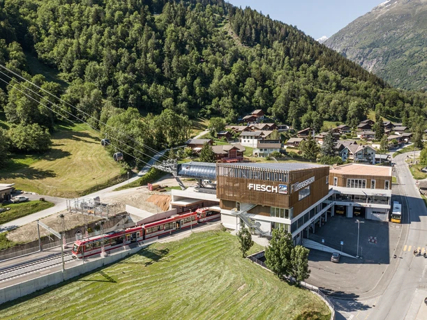 Rundwanderung von Fiesch über die Goms-Bridge nach Ernen und zurück