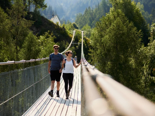 Rundwanderung von Fiesch über die Goms-Bridge nach Ernen und zurück