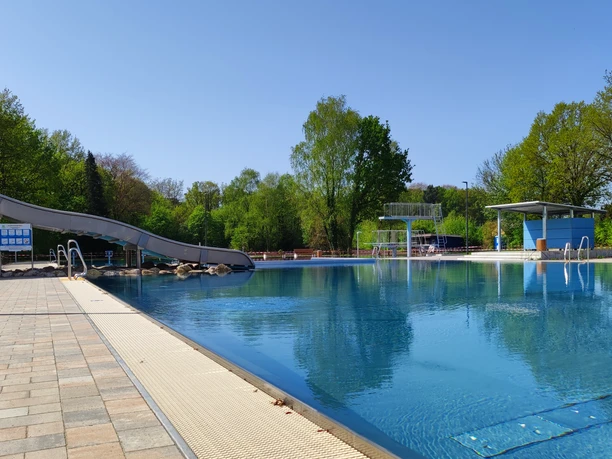 Freibad des Familienbades Delphino Freibad des Familienbades Delphino