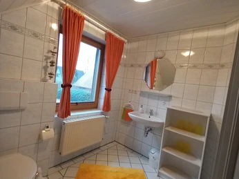 Badezimmer oben.jpg
