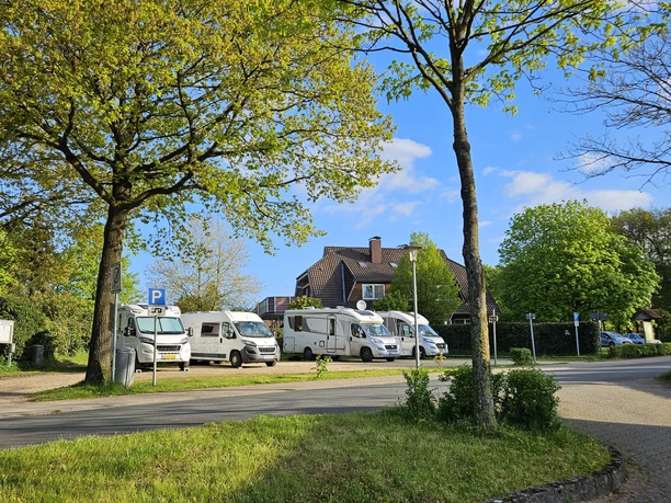 WoMo Uferstraße.jpg