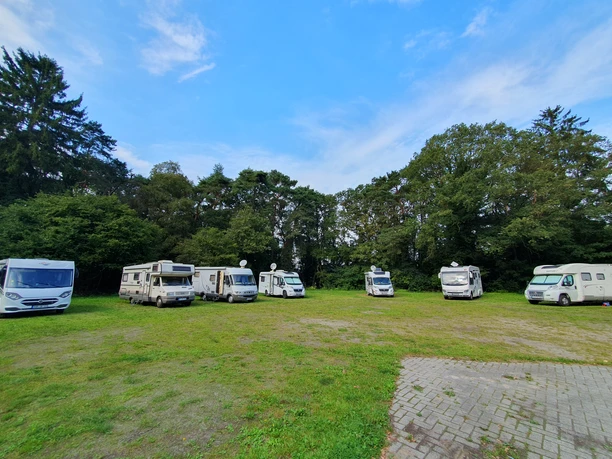 Womo Schützenplatz-uplengen.jpg