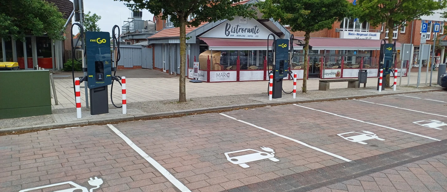 Cadenberge_e-Auto-Ladestation_Am Markt