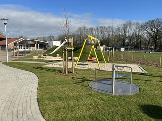 Mehrgenerationenspielplatz Beesten.jpeg