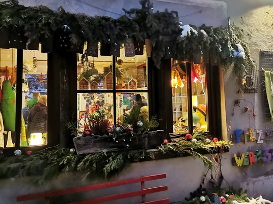 Weihnachtsmarkt Elsteraue_Stadt Plauen.jpg