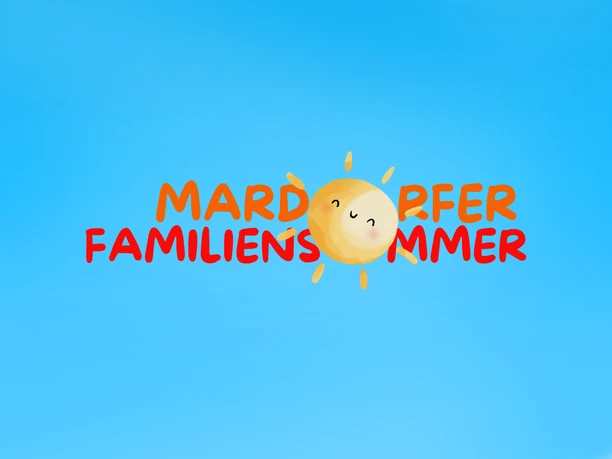 Header_Familiensommer Fröhliches Kindersonnen-Design mit dem Schriftzug "Mardorfer Familiensommer" auf blauem Hintergrund.