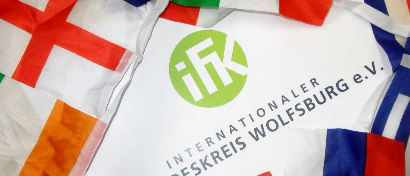 Logo Flaggen bea zugeschnitten für WOB erleben.jpg