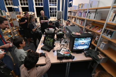 Retro gaming Treff_C_Lew Silber.jpg