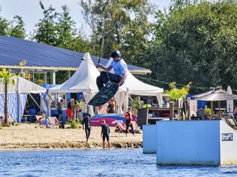 Wassersport bei Blue Bay am Spadener See