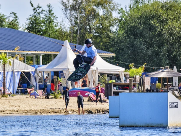 Wassersport bei Blue Bay am Spadener See