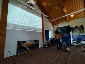 Nationalpark-Haus Dangast 2025 Konzert im Saal.jpg