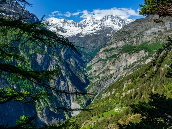 Ausblick auf die Gondoschlucht