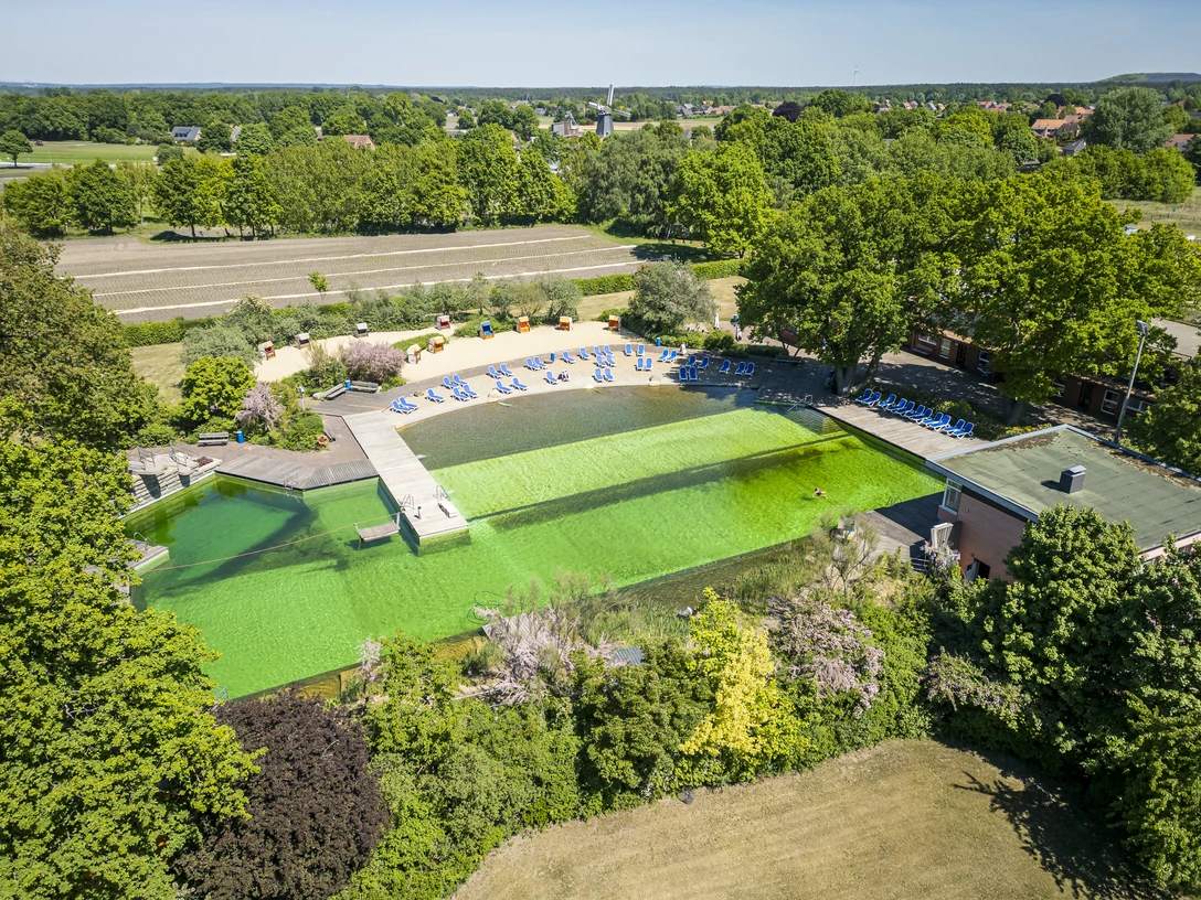 Naturbad Bardowicker Strand Naturbad Bardowicker Strand aus der VogelperspektiveBird's eye view of the Bardowicker Strand natural bathing areaFugleperspektiv af det naturlige badeområde Bardowicker StrandVogelperspectief van de natuurlijke badzone Bardowicker Strand