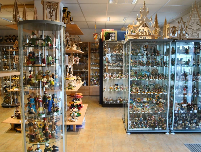 Fachgeschäft für erzgebirgische Erzgebirgische Holzkunst Schwarzak in Radeberg