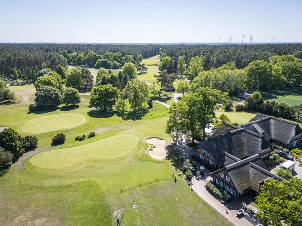 Golfplatz in St. Dionys Blick von oben auf den Golfplatz in St. Dionys