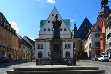 Eisleben marktplein met Luther monument