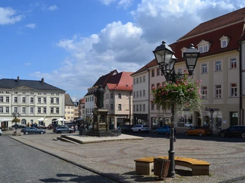 Rückansicht Lutherdenkmal Eisleben