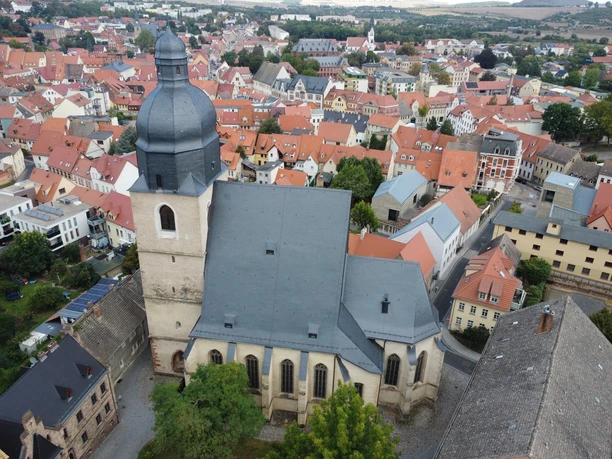 Luchtfoto van de Sint-Petrus-en-Pauluskerk, Lutherstadt Eisleben Luftaufnahme der St. Petri Paul Kirche, Lutherstadt Eisleben