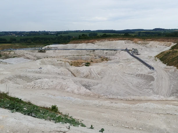 Kaolin-Tagebau Schleben / Crellenhain bei Mügeln - Blick vom Informationspunkt in den Tagebau
