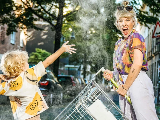 lumpp_pressefoto_mama_ohne_plan09 (3).jpg