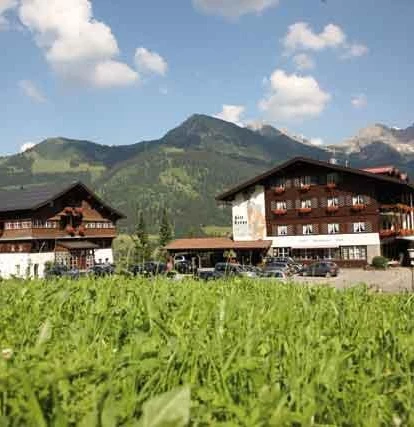 Hotel im Sommer