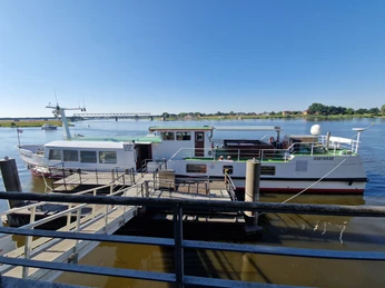 MS Lauenburg©Mareike Bodendieck (1).jpg Blick auf die MS Lauenburg