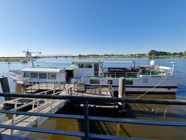 MS Lauenburg©Mareike Bodendieck (1).jpg Blick auf die MS Lauenburg