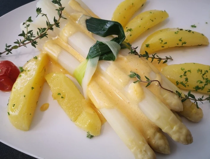 Restaurant & Bar No.9_Spargel.jpg Restaurant & Bar No.9_Spargel.jpg