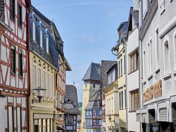 Blick in die Altstadt von Bad Camberg mit restaurierten Fachwerkhäusern