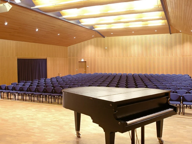 Martin-Schmidt Konzertsaal.jpg