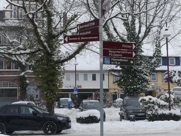 Möncheplatz (ehem. Augustiner-Eremiten-Kloster)_Wegweiser