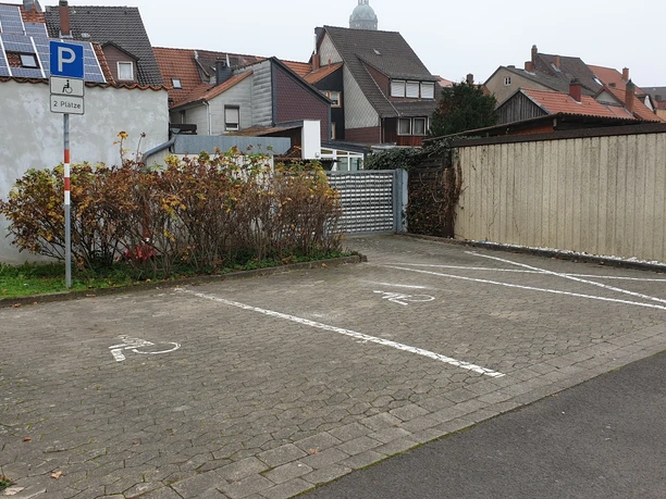 Parkplatz Hullerser Mauer zur Maschenstraße_Behindertenparkplätze
